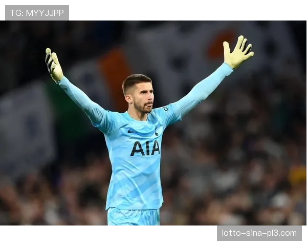 斯特拉斯堡门将参与后场组织 特拉普传球成功率91%创纪录 斯特拉斯堡门将参与后场组织 特拉普传球成功率91%创纪录