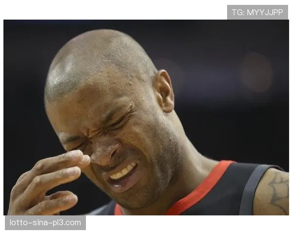 老鹰奥涅卡奥孔古出战状态尚不确定,球队内线轮换存在变数 老鹰奥涅卡奥孔古出战状态尚不确定,球队内线轮换存在变数